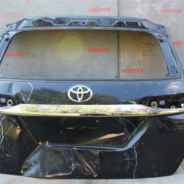 Крышка багажника  Toyota Fortuner I 2005-2015