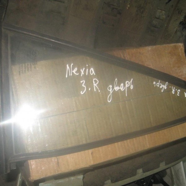 Стекло двери задней правой (форточка)  Daewoo Nexia 1995-2008
