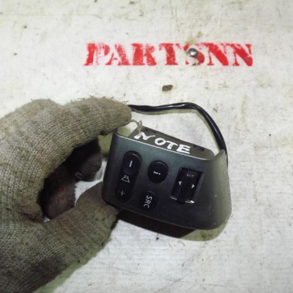 Кнопки и лепестки мультируля  Nissan Note (E11) 2006-2013