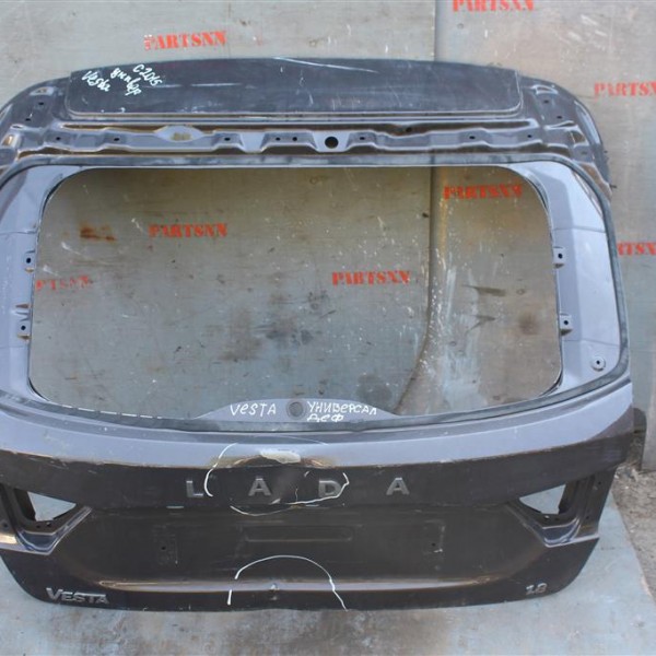Крышка багажника  Lada Vesta