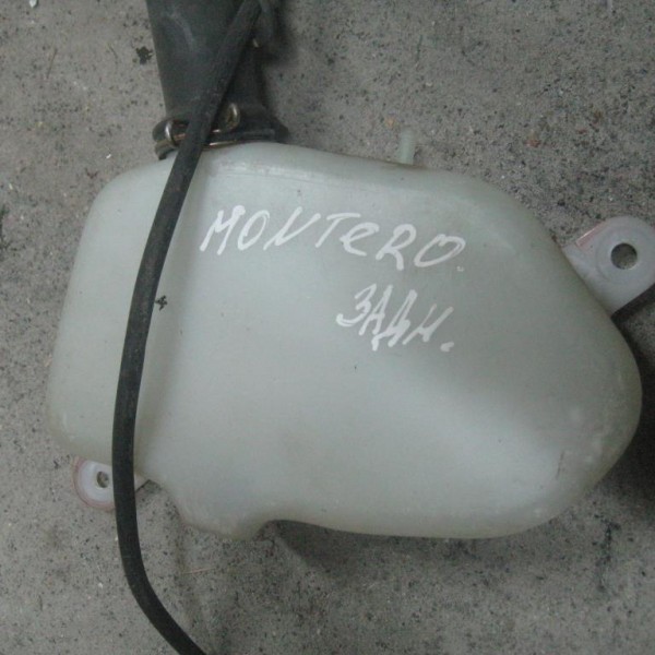 Бачок омывателя  Mitsubishi Pajero /Montero Sport (K9) 1998-2008