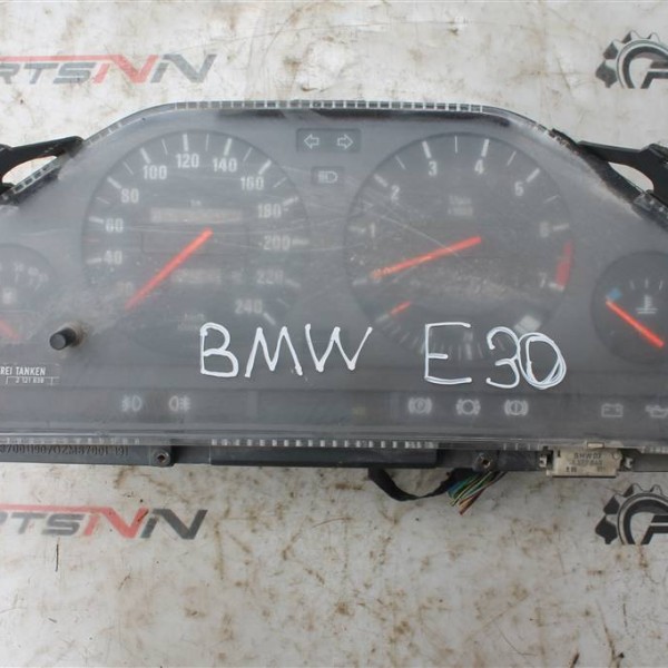 Панель приборов  BMW 3-серия E30 1982-1991