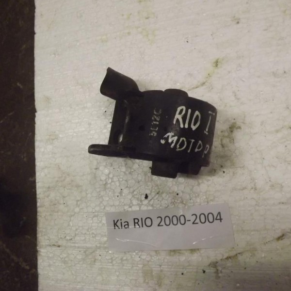Опора кронштейн двигателя  Kia RIO 2000-2004