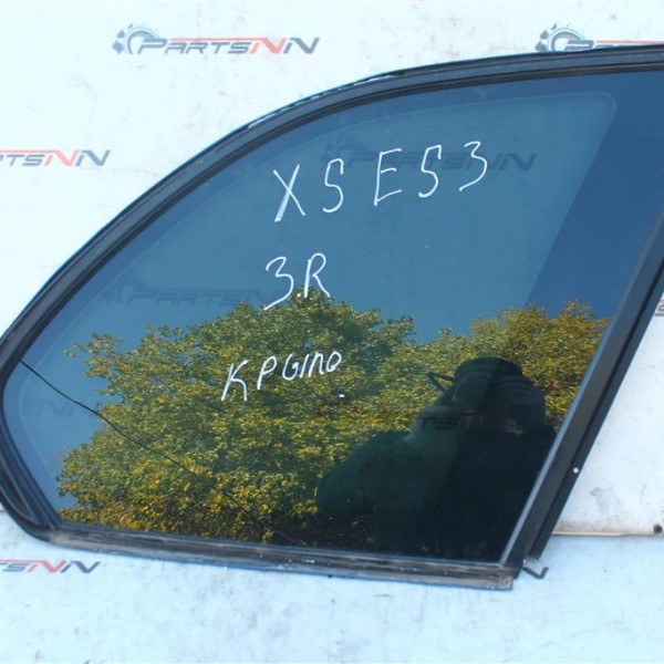 Стекло кузовное глухое правое  BMW X5 E53 2000-2007