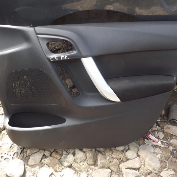 Обшивка двери передней правой  Citroen C3 2009-2016