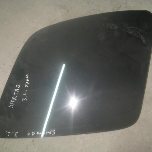 Стекло кузовное глухое левое  Kia Sportage 1992-2004