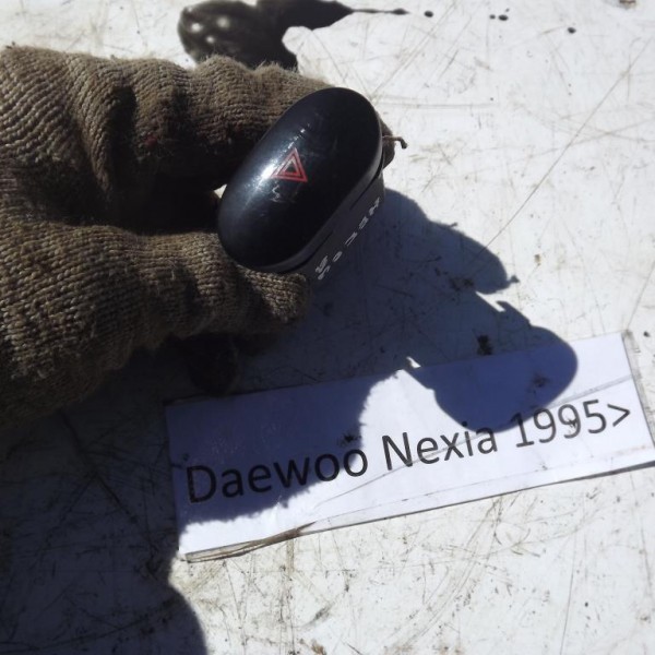 Кнопка аварийной сигнализации  Daewoo Nexia 1995-2008