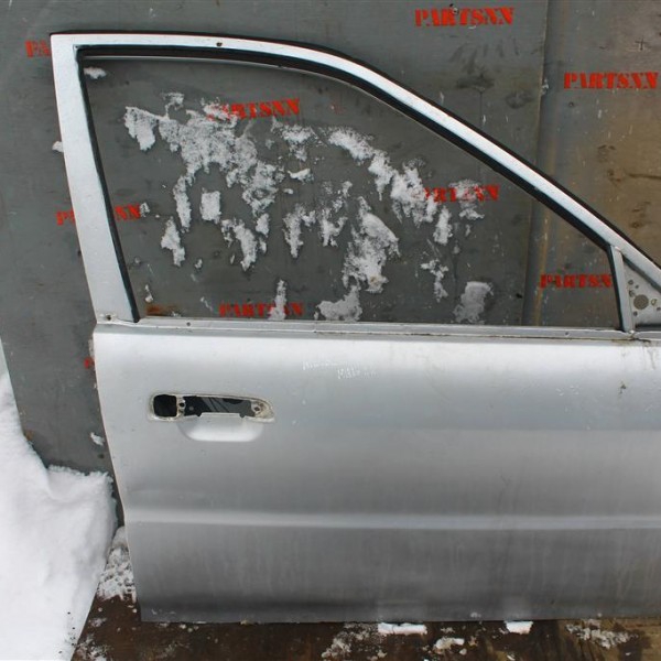 Дверь передняя правая  Mitsubishi Mirage