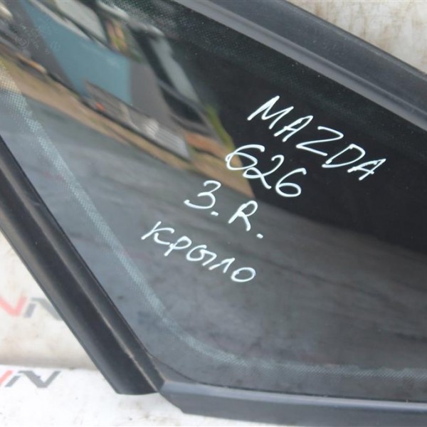 Стекло кузовное глухое правое  Mazda 626 (GE) 1992-1997
