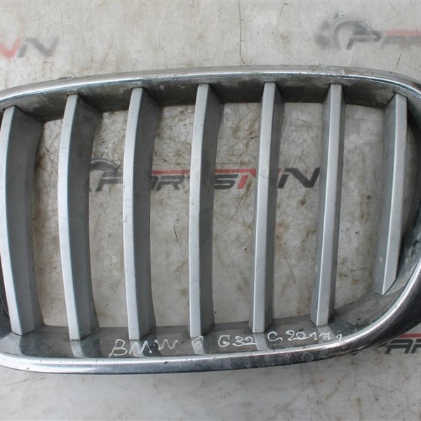 Решетка радиатора  BMW 6-серия G32