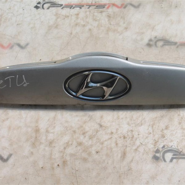 Накладка крышки багажника  Hyundai Getz 2002 - 2005