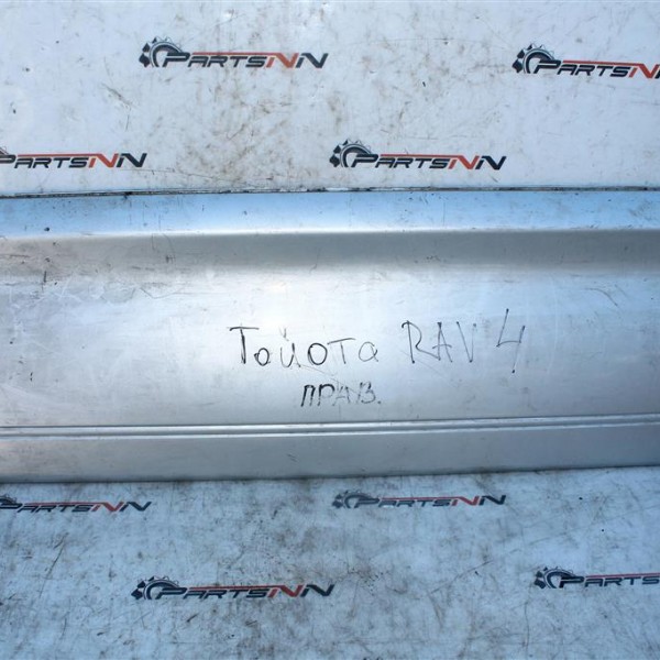 Молдинг двери передней правой  Toyota RAV 4 2006-2013