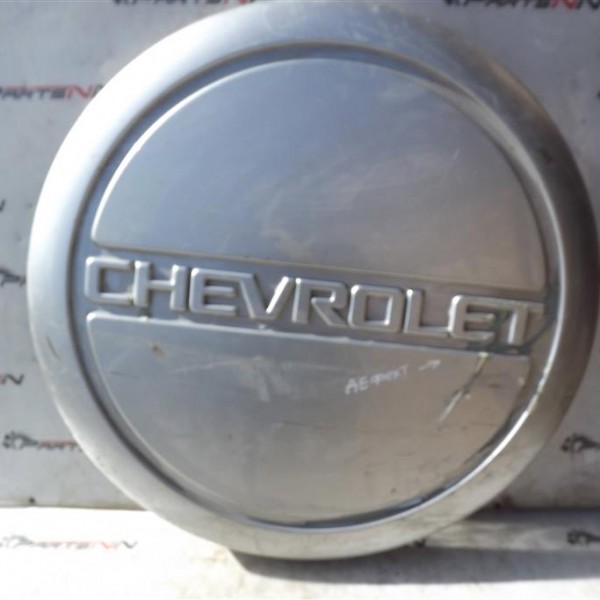 Крышка запасного колеса  Chevrolet Niva